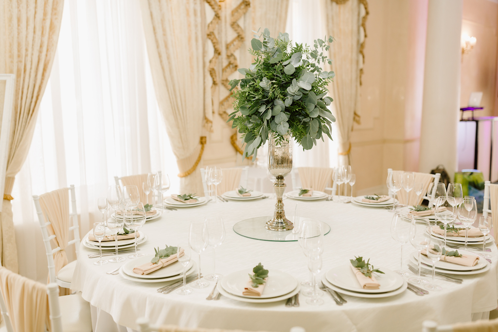 Оформление живой зеленью свадьбу в Одессе 