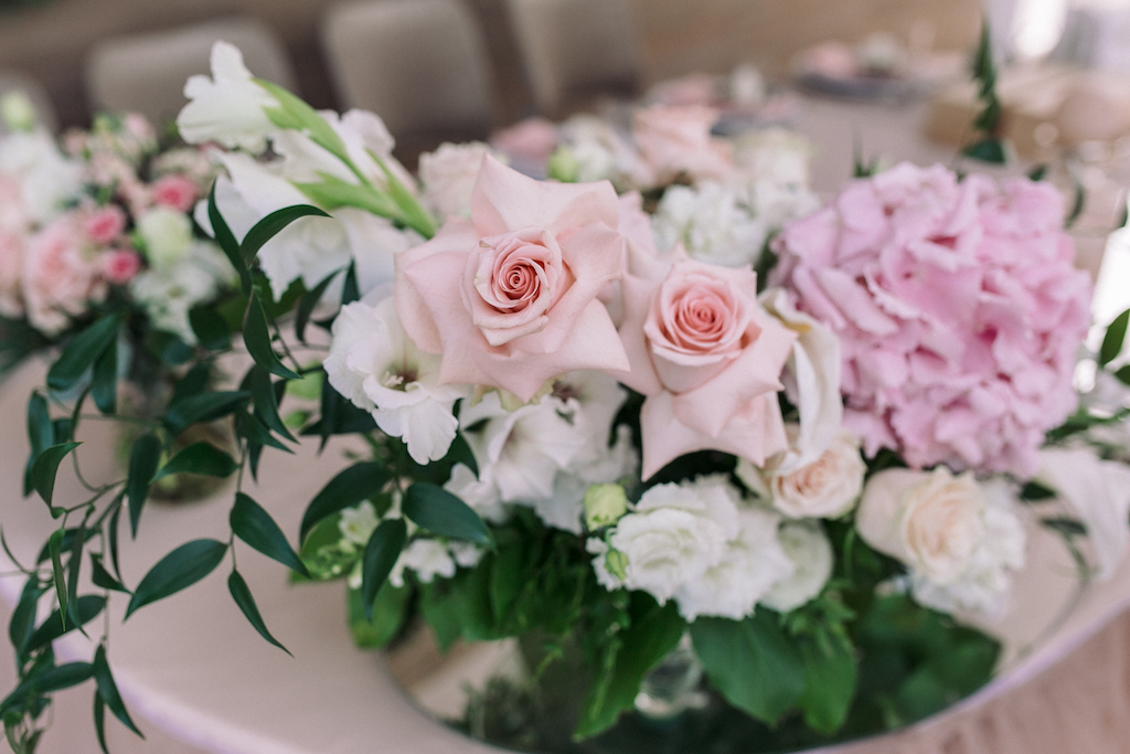 декор свадьбы живыми цветами